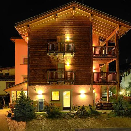 Bio Hotel Villa Cecilia Livigno Exteriör bild