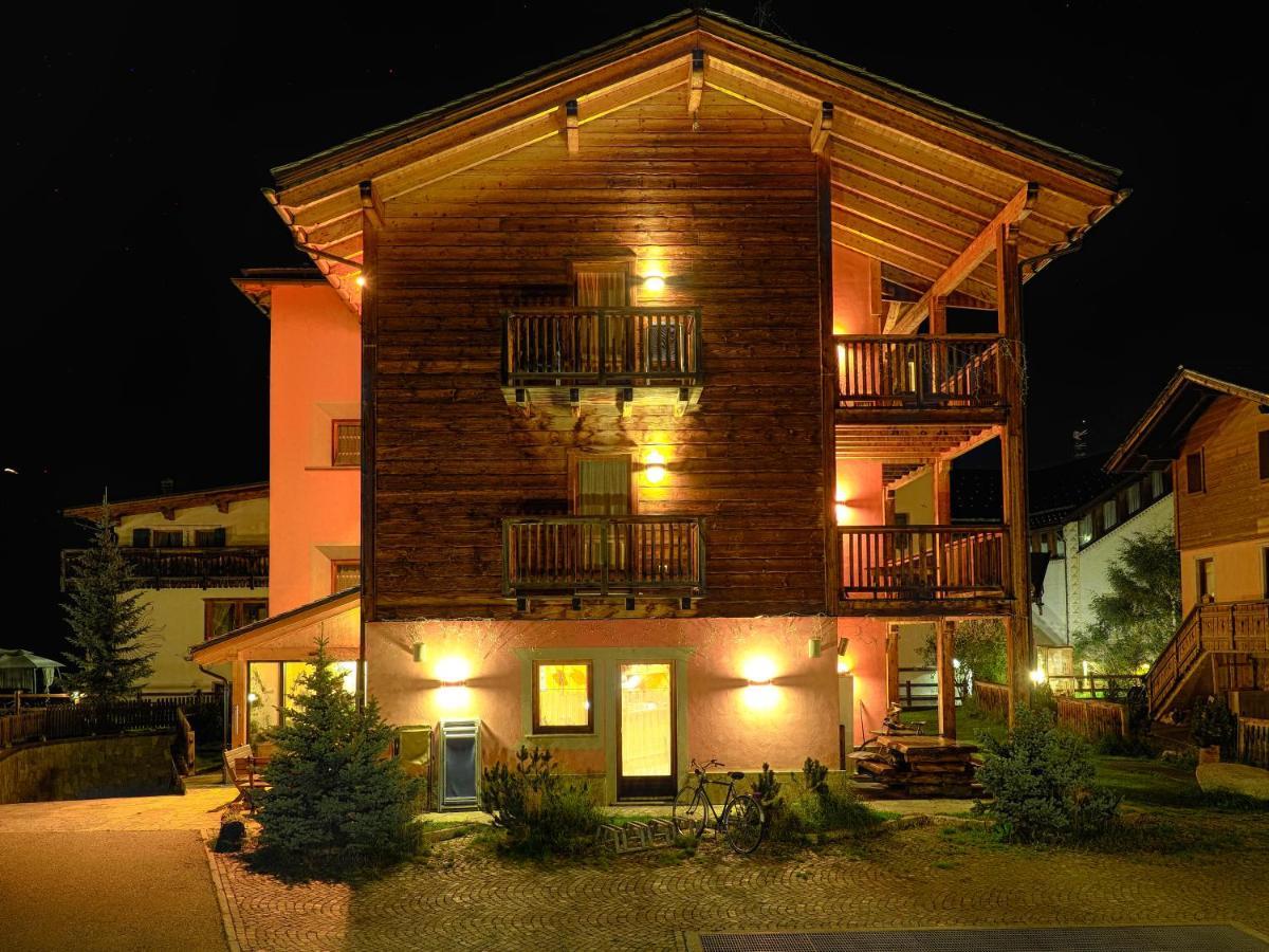 Bio Hotel Villa Cecilia Livigno Exteriör bild