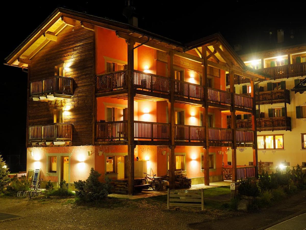 Bio Hotel Villa Cecilia Livigno Exteriör bild