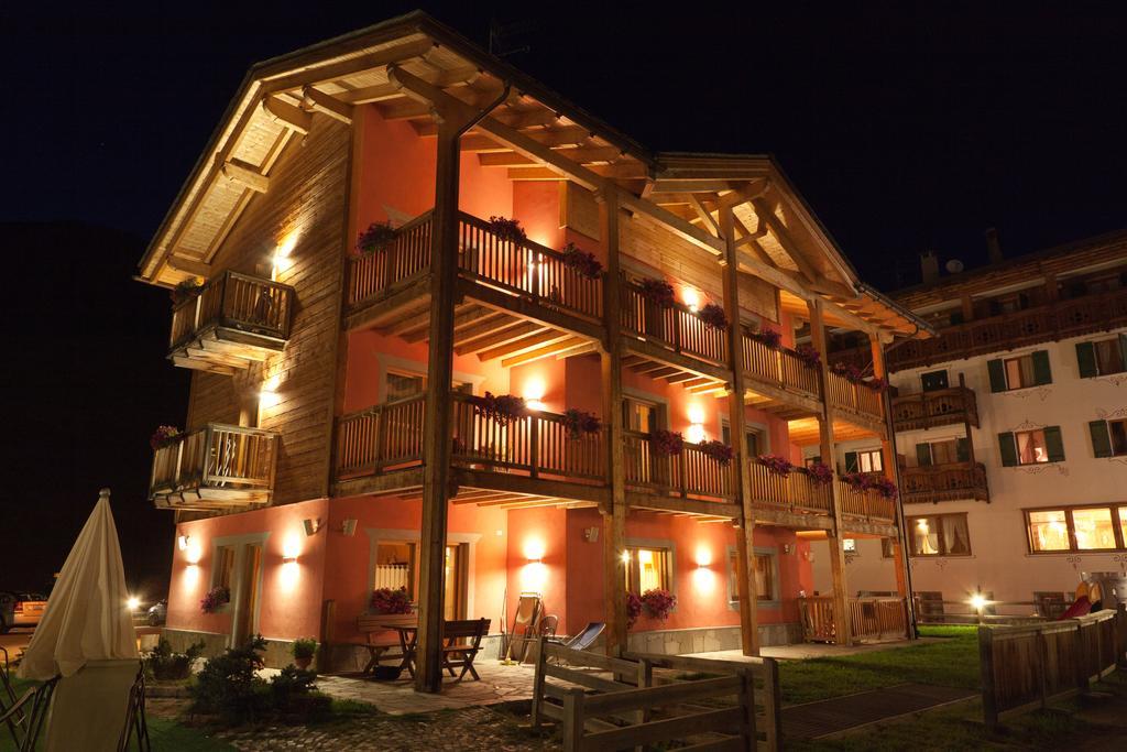 Bio Hotel Villa Cecilia Livigno Exteriör bild